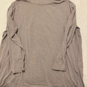 Lululemon back in action long sleeve